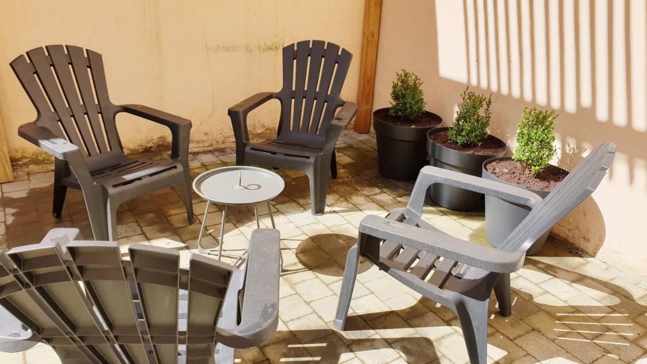 Le Patio Belle Maison En Plein Centre Ville, Avec Grande Terrasse Au Calme Μπαστόν Εξωτερικό φωτογραφία